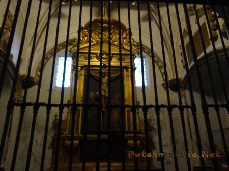 Внутреннее оформление стен собора Толедо Внутреннее оформление стен собора Толедо