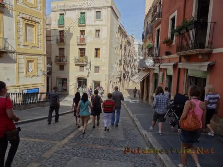Неровные улицы древней Таррагоны Неровные улицы древней Таррагоны