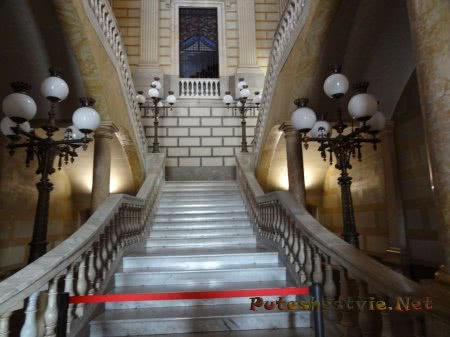 Мраморная лестница госпиталя Таррагоны Мраморная лестница госпиталя Таррагоны