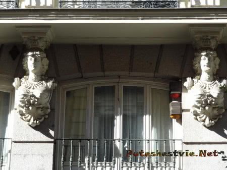Красивый декор здания в Мадриде Красивый декор здания в Мадриде