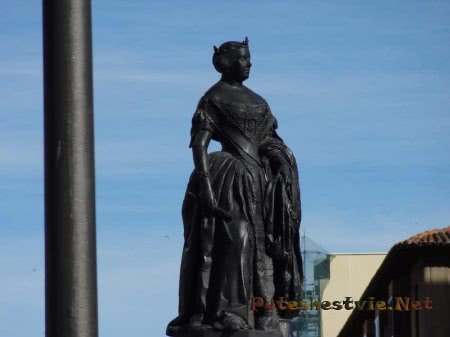 Скульптура одной из испанских королев Скульптура одной из испанских королев