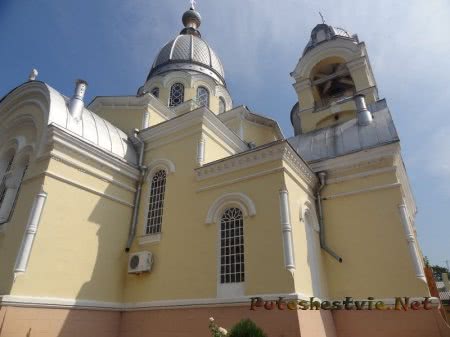 Купол Собора Казанской Божьей матери в Феодосии Купол Собора Казанской Божьей матери в Феодосии