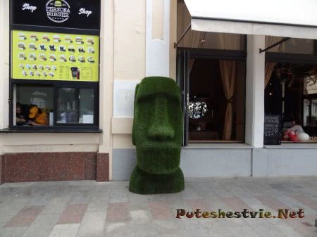Травянчик-Моаи в Ялте Травянчик-Моаи в Ялте