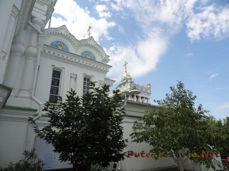 Вид сбоку на феодосийскую Церковь Святой Екатерины Вид сбоку на феодосийскую Церковь Святой Екатерины