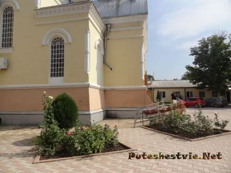 Двор Собора Казанской Божьей Матери Феодосии Двор Собора Казанской Божьей Матери Феодосии