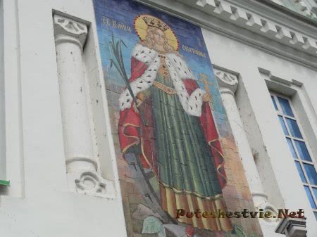 Икона Святой Екатерины на здании церкви в Феодосии Икона Святой Екатерины на здании церкви в Феодосии