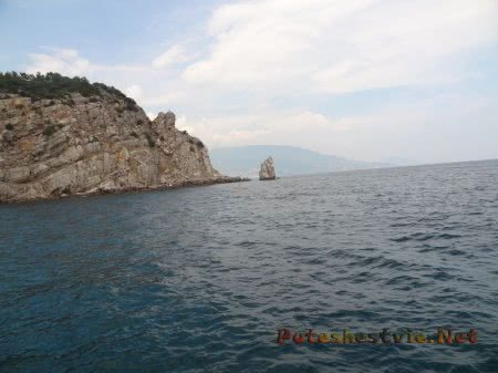 Скалы и море в Ялте Скалы и море в Ялте