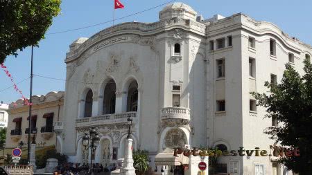 Здание театра на проспекте Туниса Здание театра на проспекте Туниса