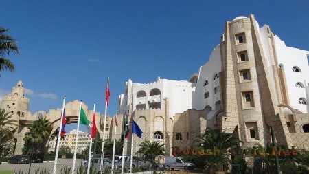 Территория отеля "Лелла Байя" в Хаммамете Территория отеля "Лелла Байя" в Хаммамете