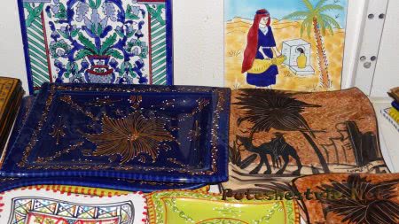 Красивая керамика в лавках Медины Хаммамета Красивая керамика в лавках Медины Хаммамета