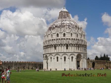 Итальянский городок Пиза Итальянский городок Пиза