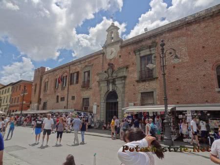 Итальянский городок Пиза Итальянский городок Пиза