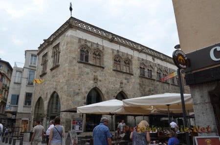 Перпиньян – город Франции