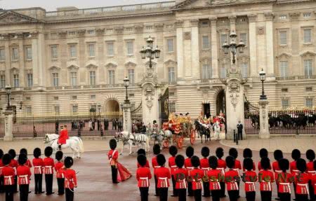 Чем известен Лондон для туриста? Чем известен Лондон для туриста?