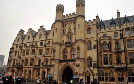 Чем известен Лондон для туриста? Чем известен Лондон для туриста?