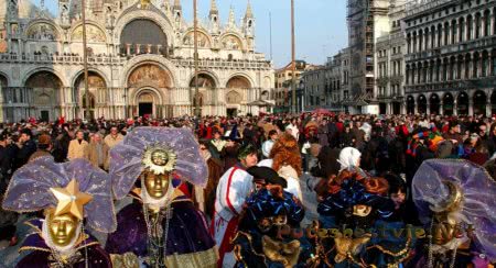 красивейший карнавал в Венеции