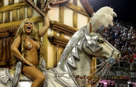 прекрасные Бразильянки на карнавале  в Рио-де-Жанейро