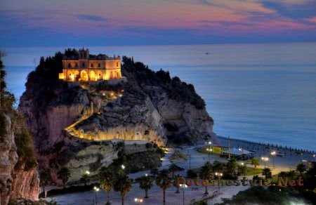 Итальянский город Тропея Итальянский город Тропея