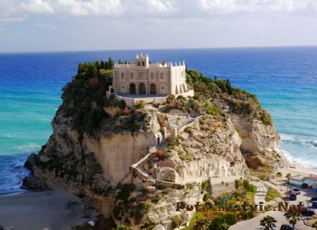 Итальянский город Тропея Итальянский город Тропея