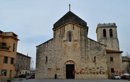 Бесалу – город-музей под открытым небом