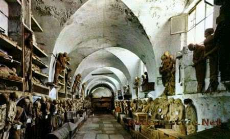 Катакомбы капуцинов в Палермо Катакомбы капуцинов в Палермо