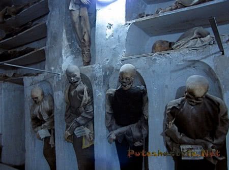 Катакомбы капуцинов в Палермо Катакомбы капуцинов в Палермо