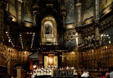 Монастырь Монсеррат в Барселоне Монастырь Монсеррат в Барселоне