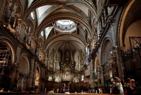 Монастырь Монсеррат в Барселоне Монастырь Монсеррат в Барселоне