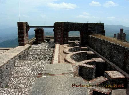 Крепость Ла-Ферьер