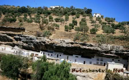 Испанский город Сетениль-де-лас-Бодегас