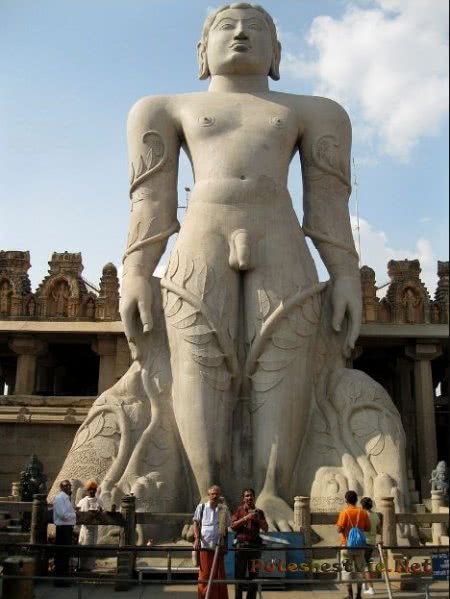 Статуи учителей джайнизма Статуи учителей джайнизма