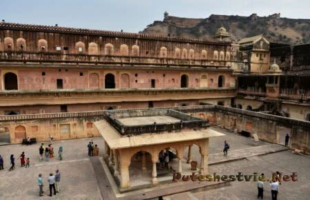 Дворец жены Ман Сингха – Мригнаяни Дворец жены Ман Сингха – Мригнаяни