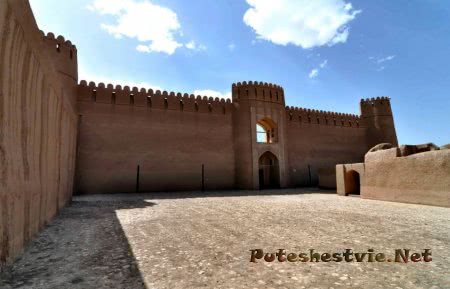 Древняя крепость в Иране Древняя крепость в Иране