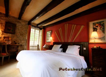 номер в отеле Le Moulin Du Roc 4 номер в отеле Le Moulin Du Roc 4