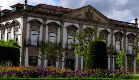 Дворец Бисканьюш