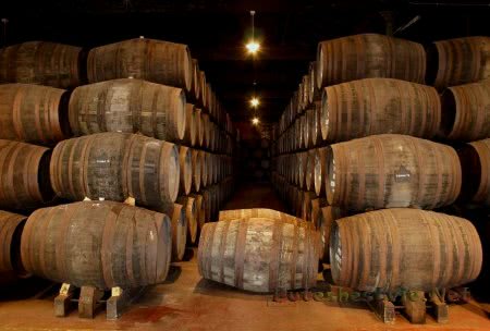 Винные погреба Вила-Нова-де-Гайя