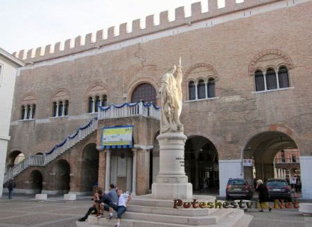 Дворец Трехсот Дворец Трехсот