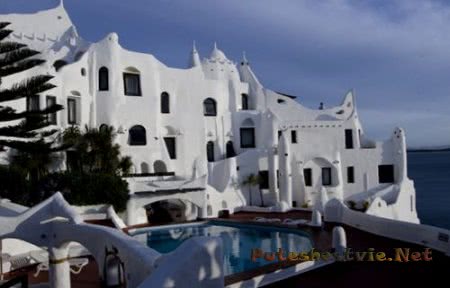 Необычный отель «Casa Рueblo» Необычный отель «Casa Рueblo»