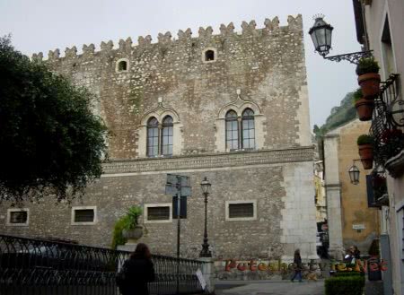 Дворец Корвайя