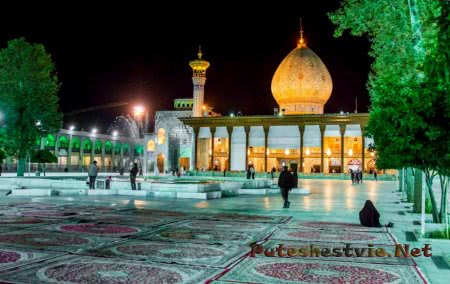 Зеркальная мечеть Шах-Черах в Иране
