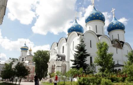 Монастырь Свято-Троицкая Сергиева Лавра в городе Сергиев Посад Монастырь Свято-Троицкая Сергиева Лавра в городе Сергиев Посад