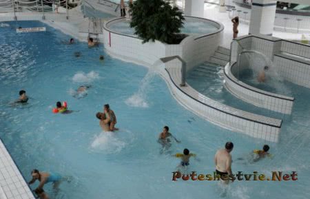 Аквацентр Мецке Лазни в городе Градец-Кралов