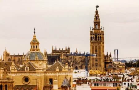 Башня Хиральда в Севилье