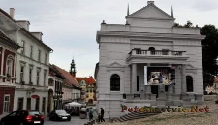 Городской театр в Птуе