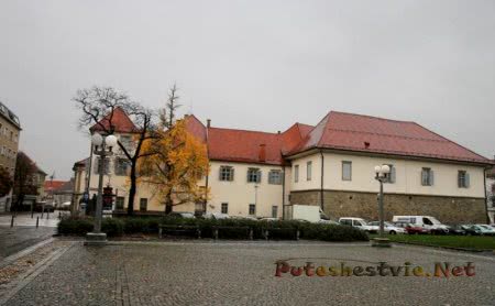 Сломшкова площадь