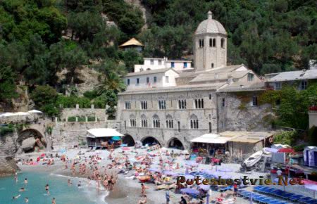 Аббатство San Fruttuoso di Capodimonte