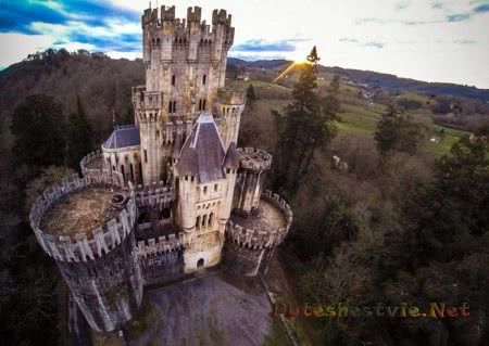 Замок Бутрон в Стране Басков Замок Бутрон в Стране Басков