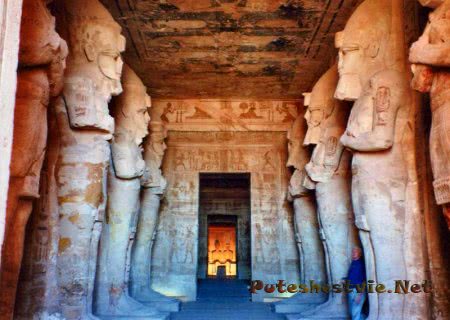 Храмовый комплекс Абу-Симбел в Египте