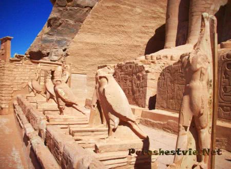 Храмовый комплекс Абу-Симбел в Египте
