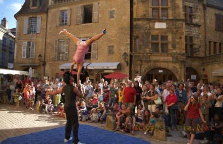 Рынки города Сарла-ла-Канеда Рынки города Сарла-ла-Канеда